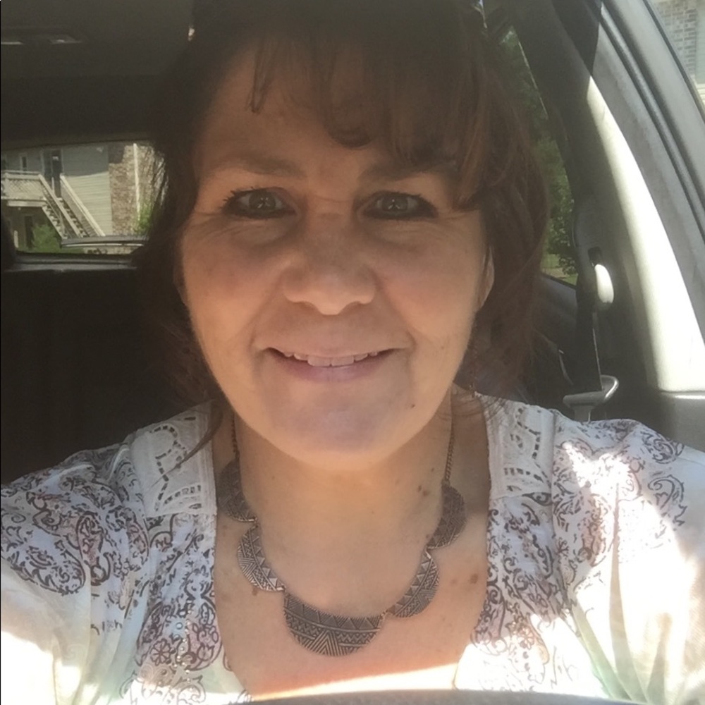 Meet your Posher, Laura